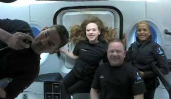 Фото: SpaceX Туристы в космосе