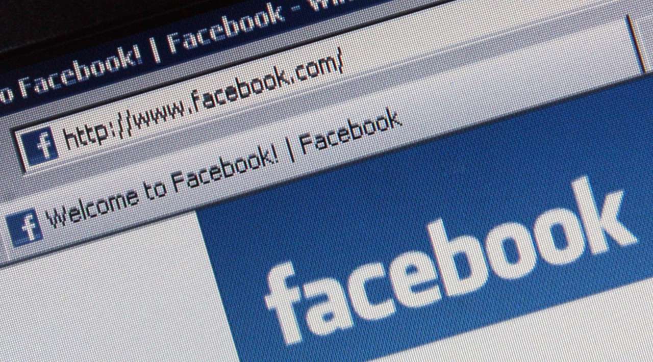 Експерти пояснили, як у Facebook поширюють маніпуляції / Фото: Dan Kitwood/Getty Images
