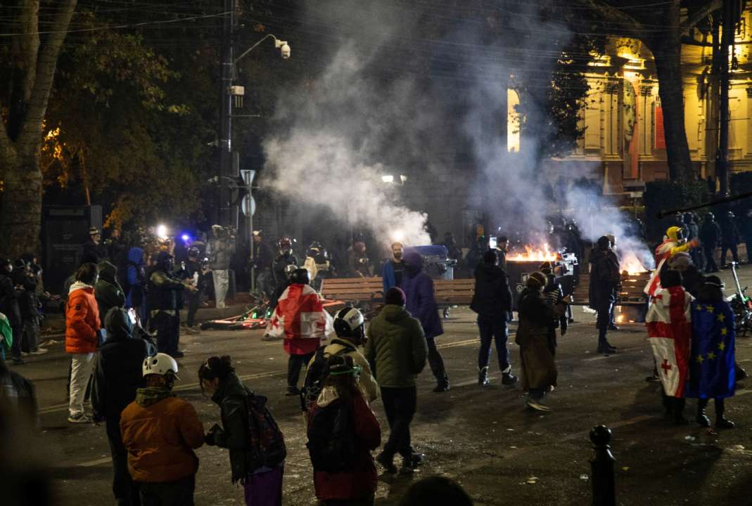 США временно разорвали стратегическое партнерство с Грузией. Фото: GettyImages/Автор- Daro Sulakauri Тбилиси протест фото