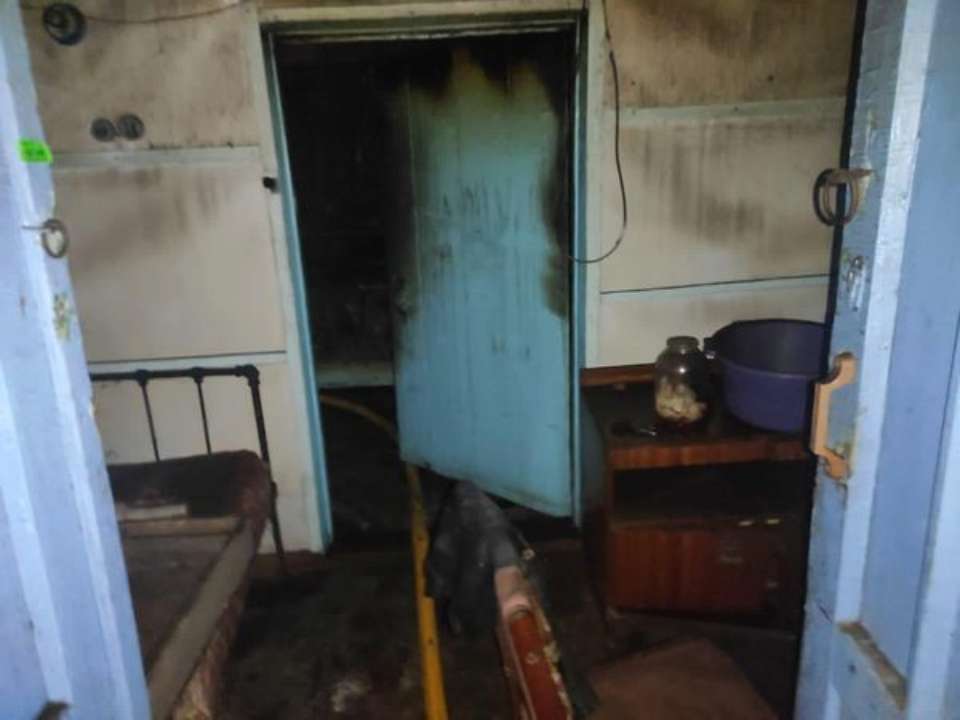 Закурил в кровати. В селе под Киевом пожар забрал жизнь хозяина дома