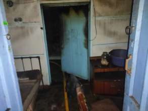 pol.kyivregion Закурив у ліжку. У селі під Києвом пожежа забрала життя господаря будинку
