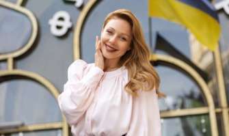 Тіна Кароль випустила власну колекцію одягу/Фото: tina_karol/instagram На своє 38-річчя Тіна Кароль представила патріотичну колекцію одягу. Фото