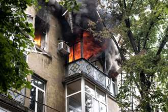 В ГСЧС ликвидируют последствия вражеской атаки / Фото: ГСЧС В Сумах продолжают ликвидировать последствия вражеской атаки. Видео