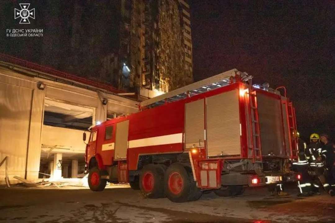 У морях 9 ворожих кораблів, із них 2 ракетоносія, загальний залп Калібрів 12 ракет У морях 9 ворожих кораблів, із них 2 ракетоносія, загальний залп Калібрів 12 ракет