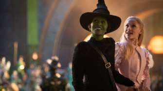 На игрушках по фильму Wicked появилась ссылка на порносайт/Кадр из фильма "Wicked", 2024/Universal Pictures Из Mattel судятся из-за того, что на упаковках кукол "Wicked" поместили ссылку на порносайт