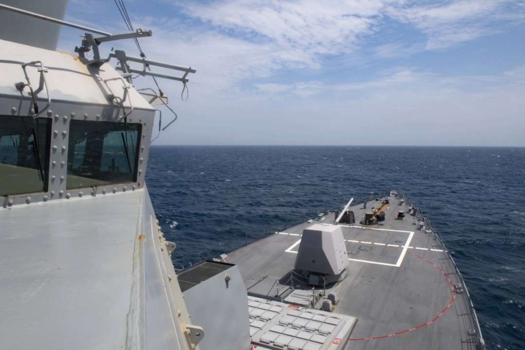Американский военный корабль направляется в Черное море
