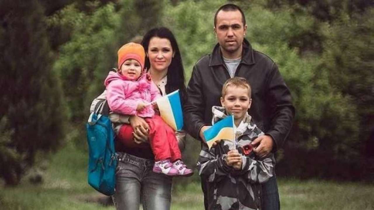 Сергій Сова разом з дружиною та двома дітьми