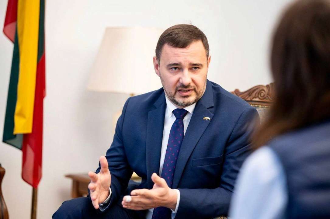 Посол Украины в Литве заявил, что нашему государству должны быть сняты ограничения на использование оружия. Фото: МИД Украины Петро Бешта