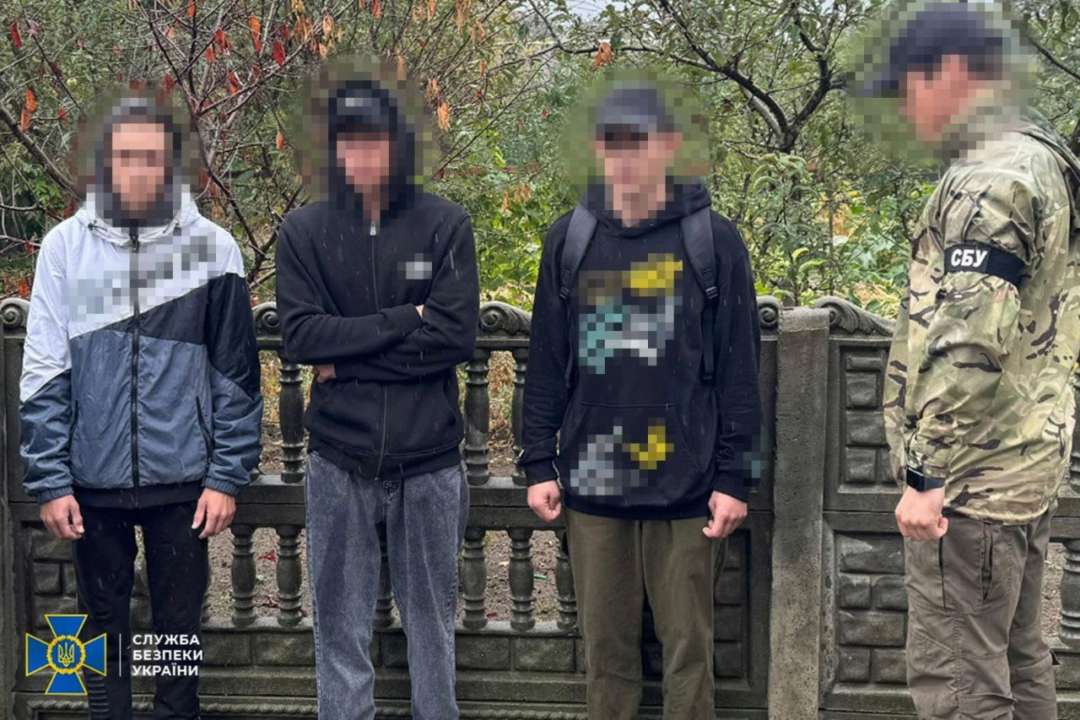 Правоохранители поймали трех поджигателей релейных шкафов УЗ / Фото: t.me/SBUkr Правоохранители поймали трех поджигателей релейных шкафов УЗ / Фото: t.me/SBUkr