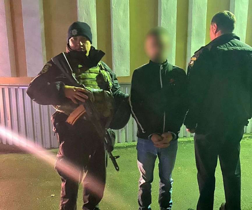 Полиция поймала поджигателя авто военнослужащего / Фото: t.me/police_kh_region Полиция поймала поджигателя авто военнослужащего / Фото: t.me/police_kh_region