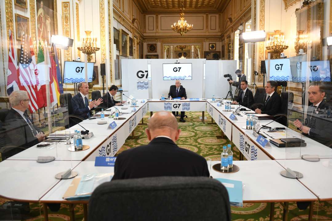 Страны "Большой семерки" назвали штамм "Омикрон" самой серьезной угрозой для здравоохранения в мире