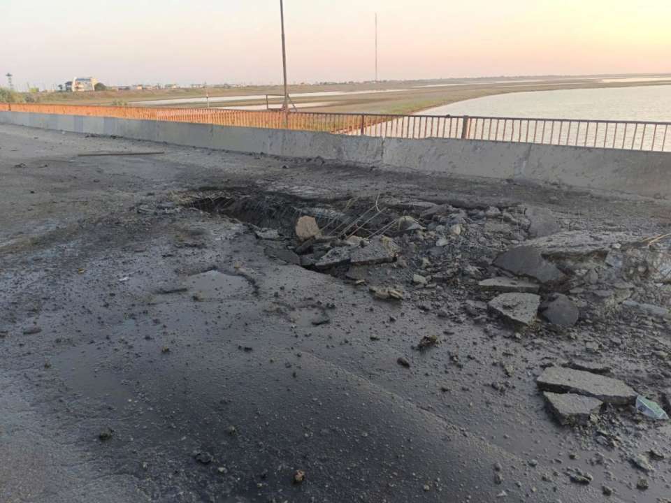 ВСУ ударили по мостам на границе Крыма и Херсонской области/Фото: SHOT ВСУ ударили по мостам на границе Крыма и Херсонской области/Фото: SHOT