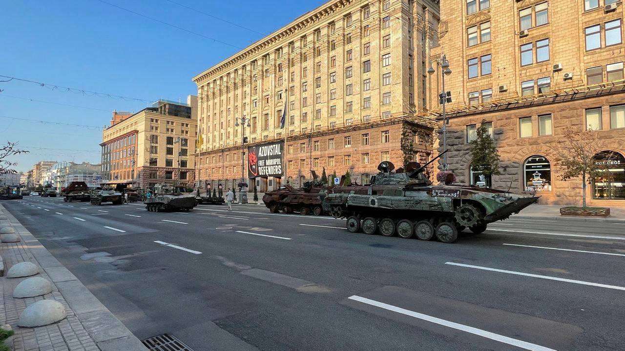 На Крещатике выставили уничтоженную русскую технику/Фото: Nazars_look На Крещатике выставили уничтоженную русскую технику