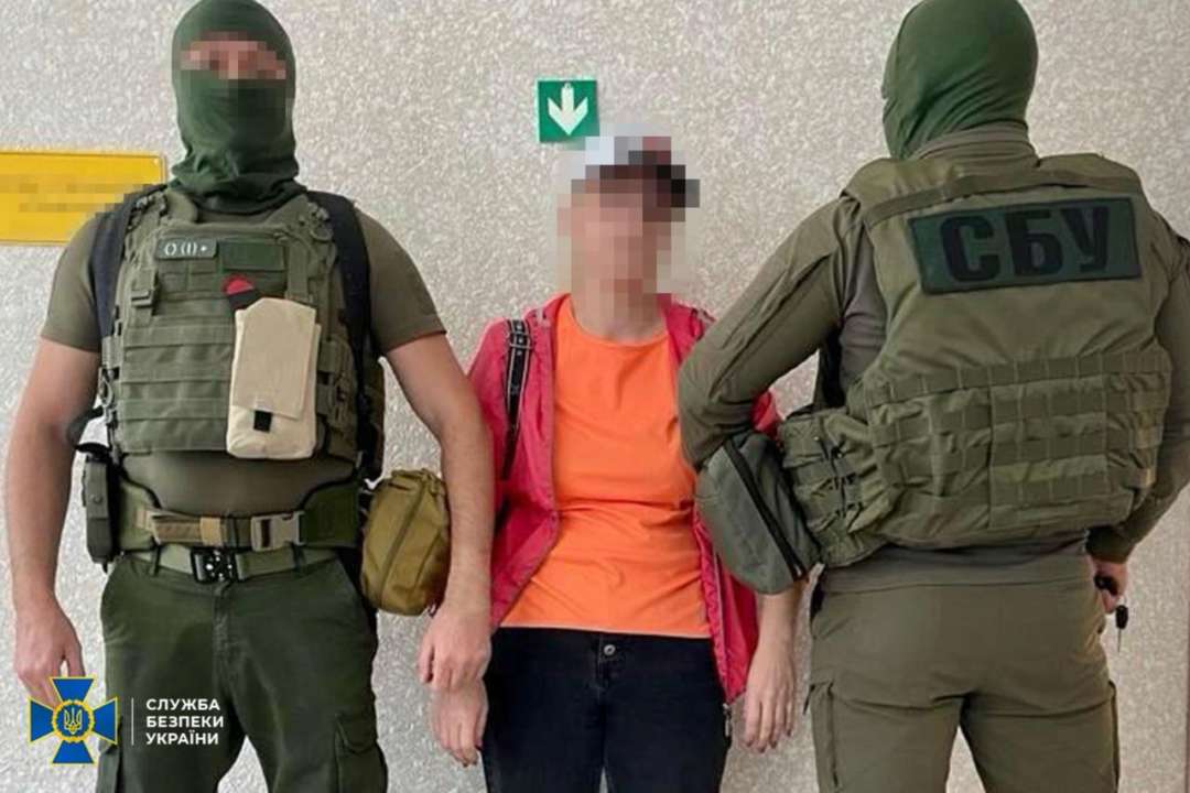 СБУ задержала российскую информаторку/Фото: СБУ Наводила удары по позициям ВСУ под Бахмутом: СБУ задержала российскую информаторку
