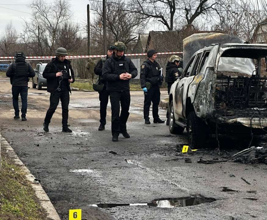 Невідомі розстріляли автомобіль заступника мера Нікополя, він загинув
