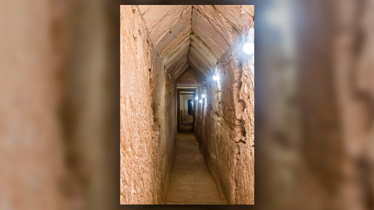 У Єгипті виявили стародавній гігантський тунель/Фото: Courtesy of the Egyptian Ministry of Tourism and Antiquities Фото тунелю під стародавнім єгипетським храмом Тапосіріс Магна