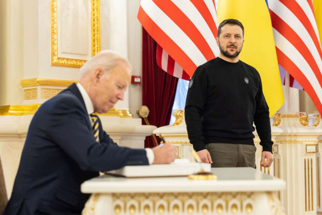 Байден анонсировал военную помощь Украине/Фото: Getty Images Байден анонсировал военную помощь Украине/Фото: Getty Images