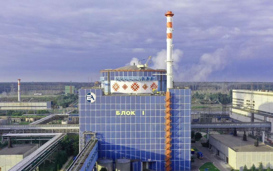 Вночі окупанти вдарили територією біля Хмельницької АЕС/Фото: ХАЕС Вночі окупанти вдарили територією біля Хмельницької АЕС – Міненерго