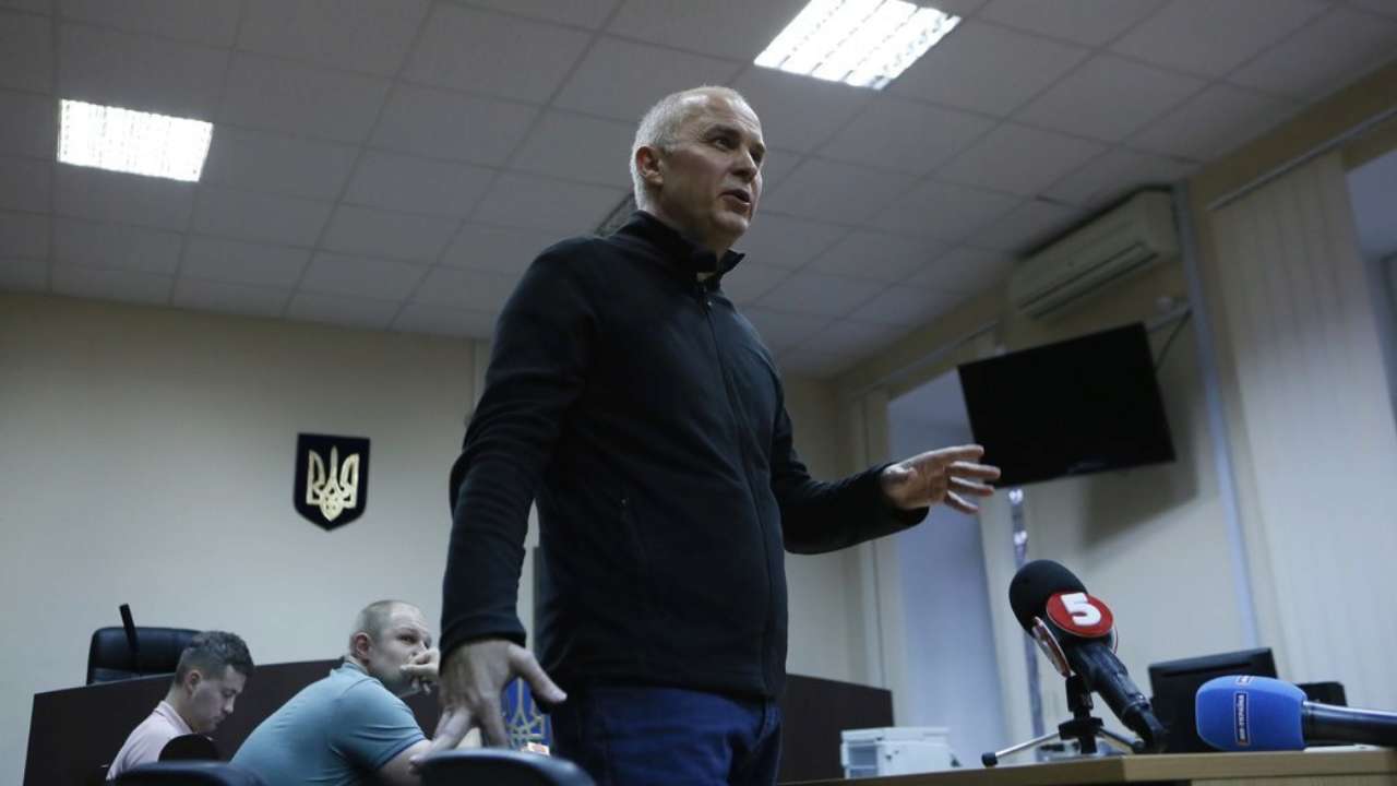 Подозреваемому в госизмене нардепу Шуфричу суд продлил арест до 15 декабря