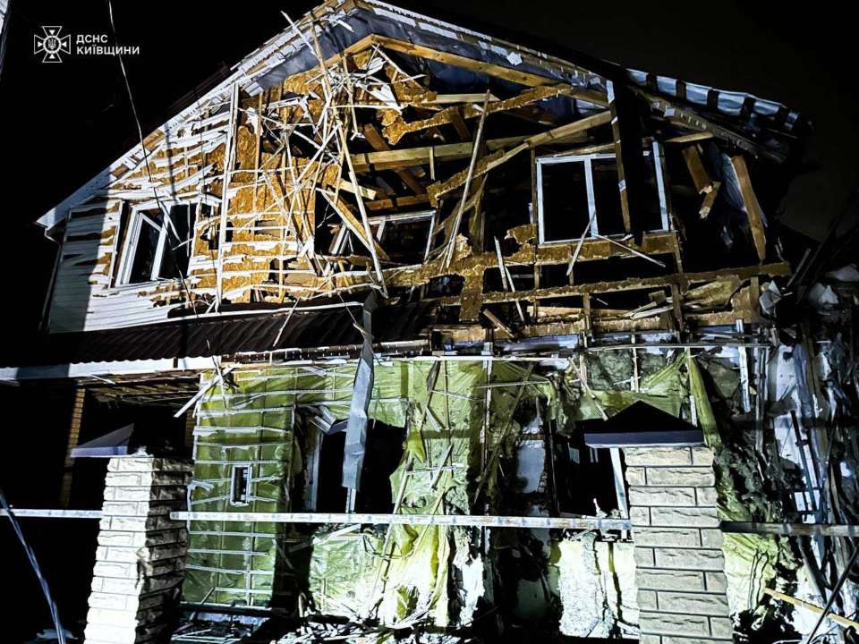 Последствия атаки Киевской области 3 января/Фото: ГСЧС