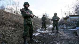 В результате вражеских обстрелов погибли 3 украинских солдат (Фото: REUTERS/Автор: Alexander Ermochenko) Донбасс