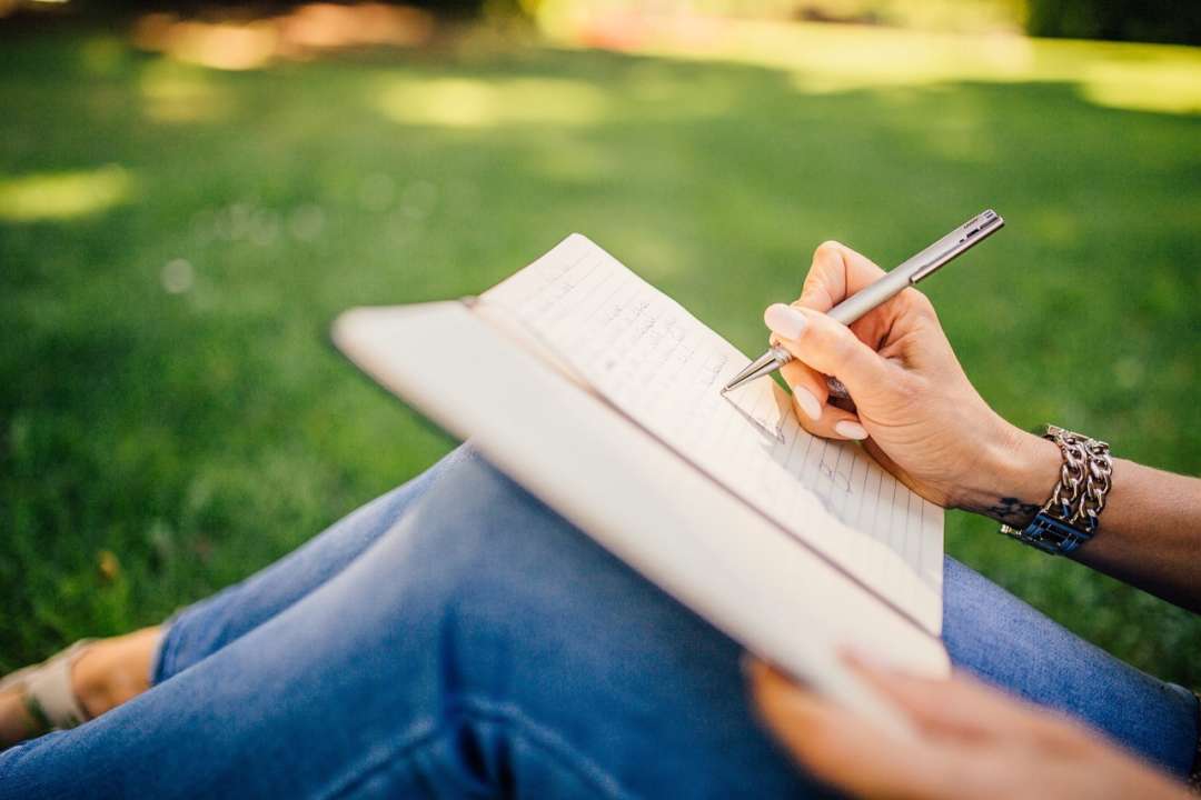 Пола Хокинс выпустит новую книгу / Фото: Pixabay Пола Хокинс, автор "Девушки в поезде", выпустит новый роман
