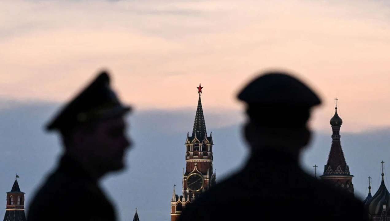 РФ, Китай та інші супротивники США доручили своїм службовцям завербувати звільнених американських