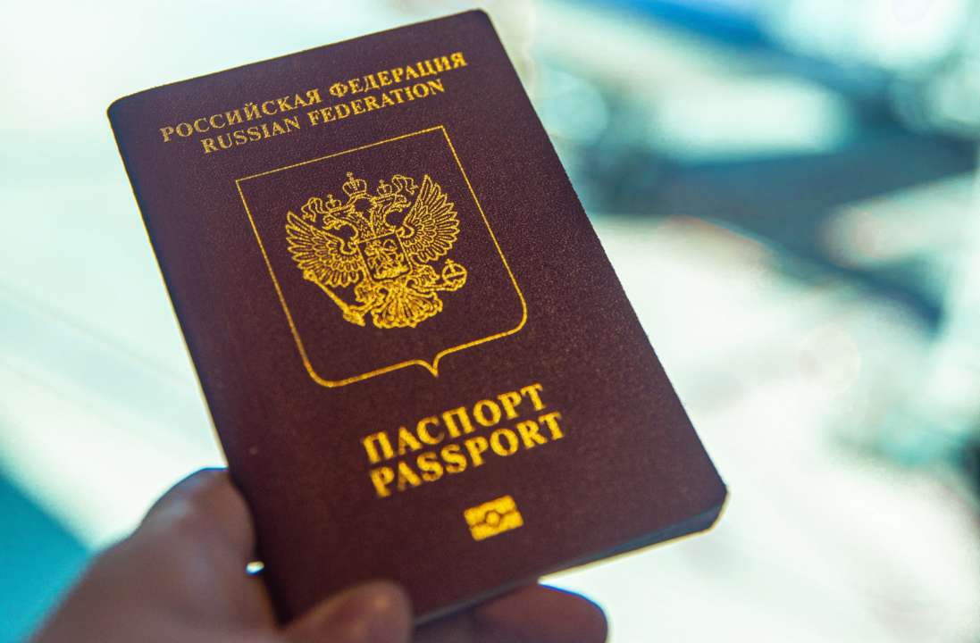 Петиция о введении визового режима для россиян набрала 25 тыс. подписей/Фото: Рexels Украина может ввести визовый режим для россиян: петицию подписали уже более 25 тысяч человек