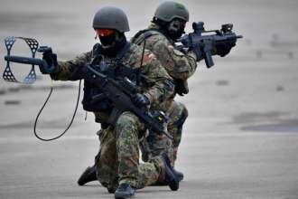 У Німеччині вперше застосували бойовий лазер проти дронів/Фото: Getty Images ФРН