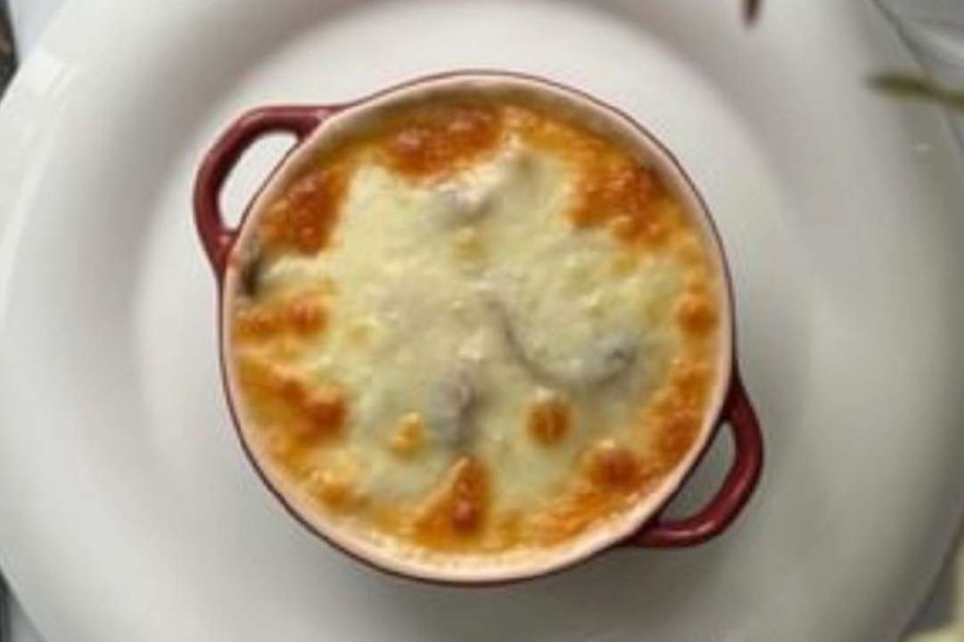 Нежное и вкусное блюдо: готовим жульен с курицей и грибами