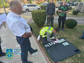 Проректора одного з ВНЗ столиці затримано за хабарі для вступу до аспірантури / Фото: Київська міська прокуратура Проректора одного з ВНЗ столиці затримано за хабарі для вступу до аспірантури