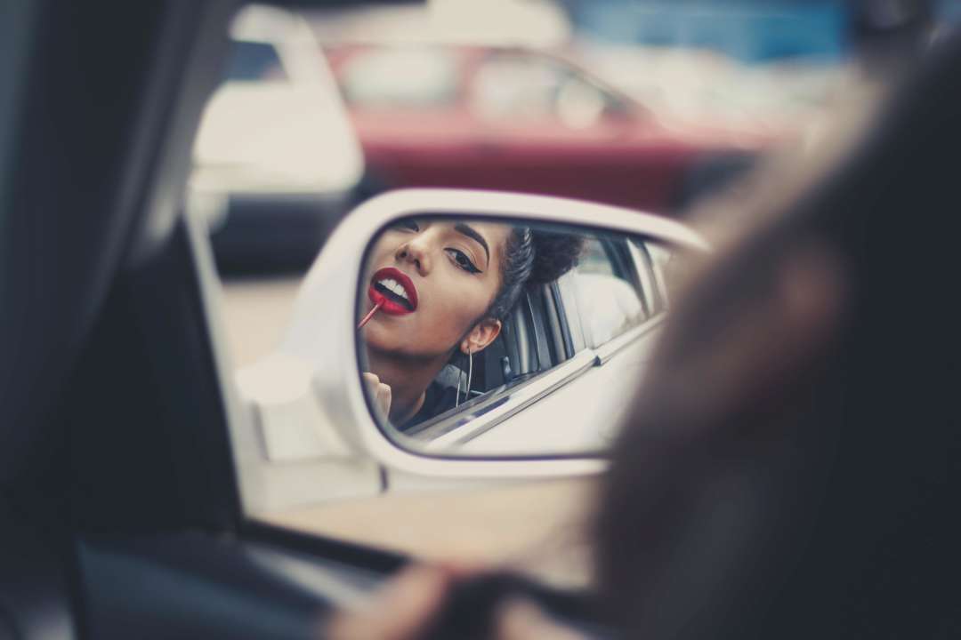 Виберіть губну помаду і дізнайтеся про себе щось нове/Фото: Unsplash Виберіть губну помаду і дізнайтеся про себе щось нове
