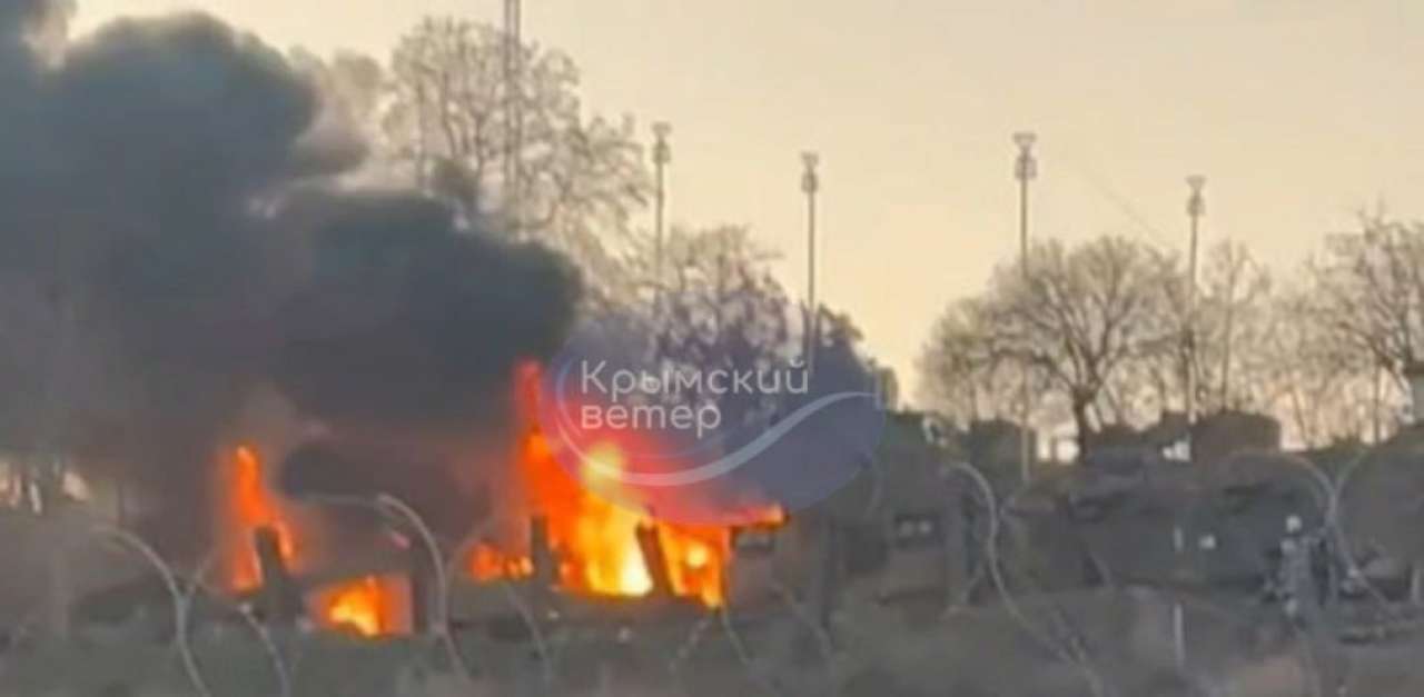 Під час атаки на аеродром "Бельбек" було уражено щонайменше три російські літаки Під час атаки на аеродром "Бельбек" було уражено щонайменше три російські літаки — Ігнат