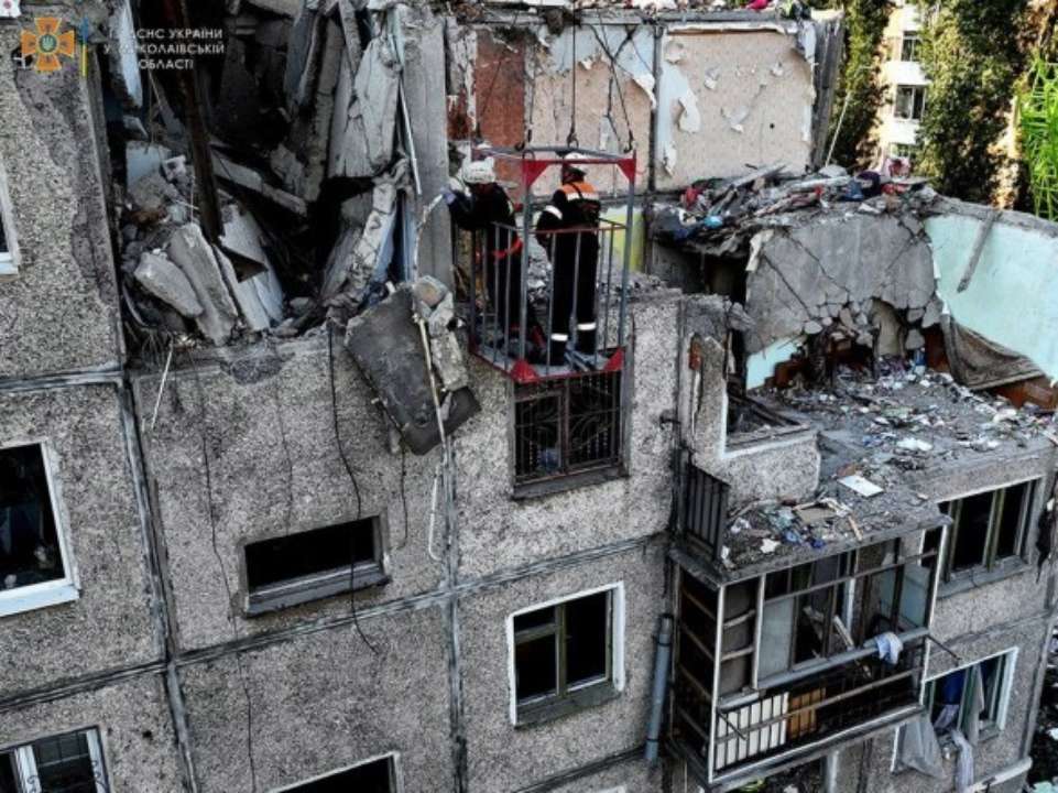 Обстрел жилого дома в Николаеве: количество жертв возросло