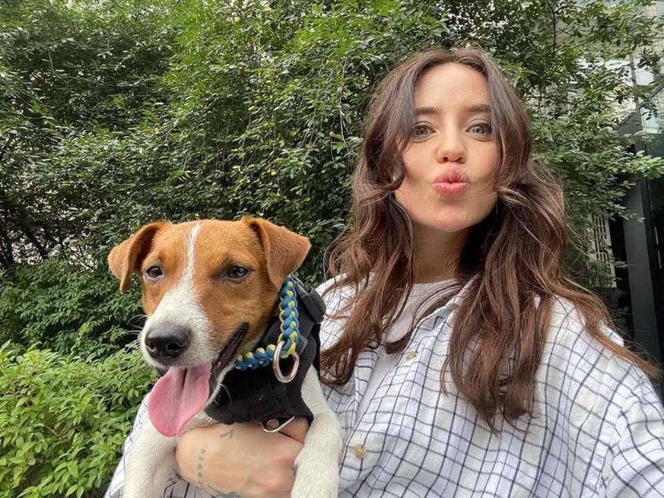 Дорофєєва поділилася архівним знімком/Фото: nadyadorofeeva/instagram "Вже видно, що я ікона стилю": Дорофєєва показала 17-річну себе з рудим волоссям