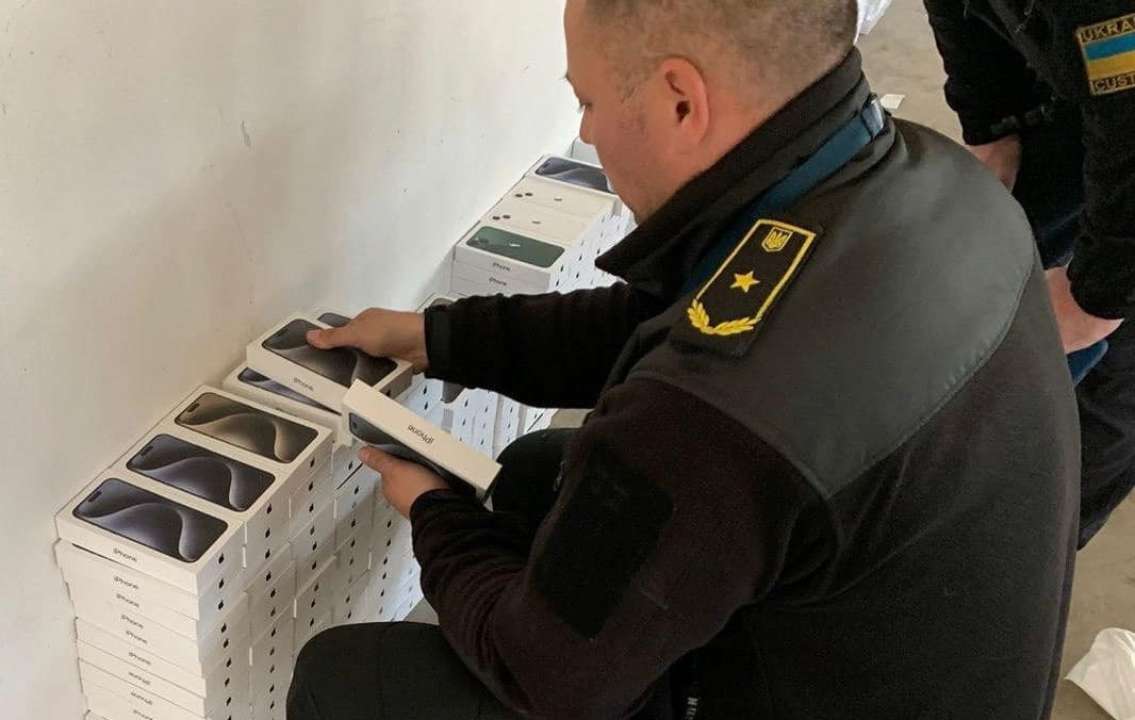 Изъято предметов правонарушений на сумму почти 669 млн грн/Фото: UkraineCustoms/facebook Гостаможслужба зафиксировала нарушений таможенных правил на сумму 7,6 млрд грн