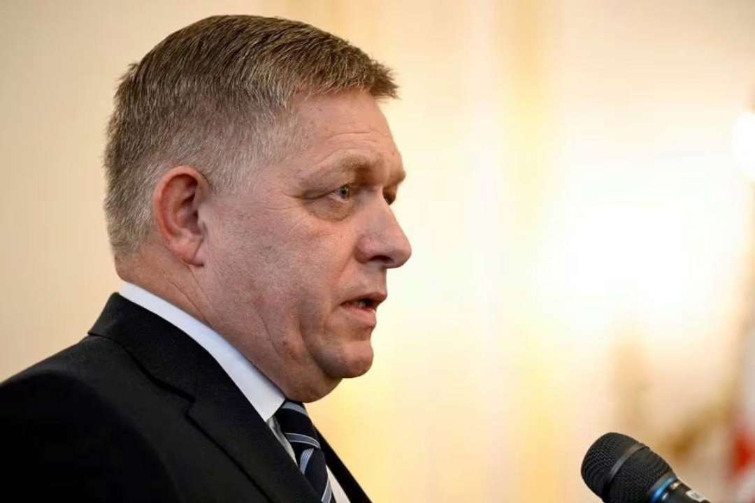 Словацький парламент підтримав зупинку допомоги Україні