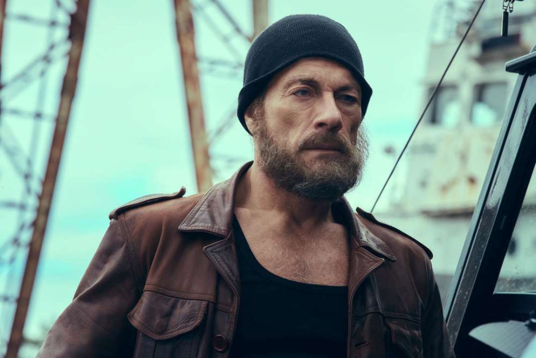 Netflix довелось зібрати чотири сотні дозволів, щоб зняти в Україні фільм