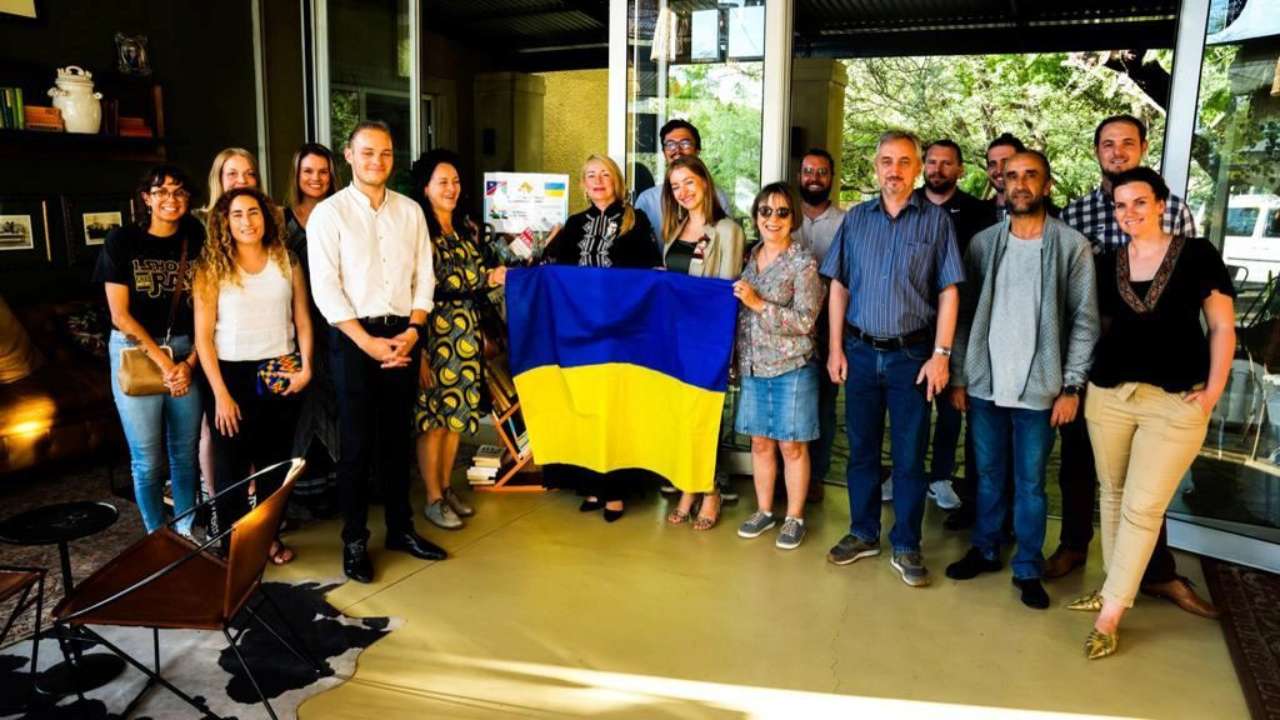Всего проект "Українська книжкова поличка" охватил уже 34 страны мира