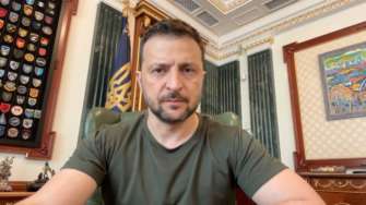 Зеленский подписал сегодня два документа/Фото: ОП Зеленский инициировал законопроект о лишении государственных наград за популяризацию рф