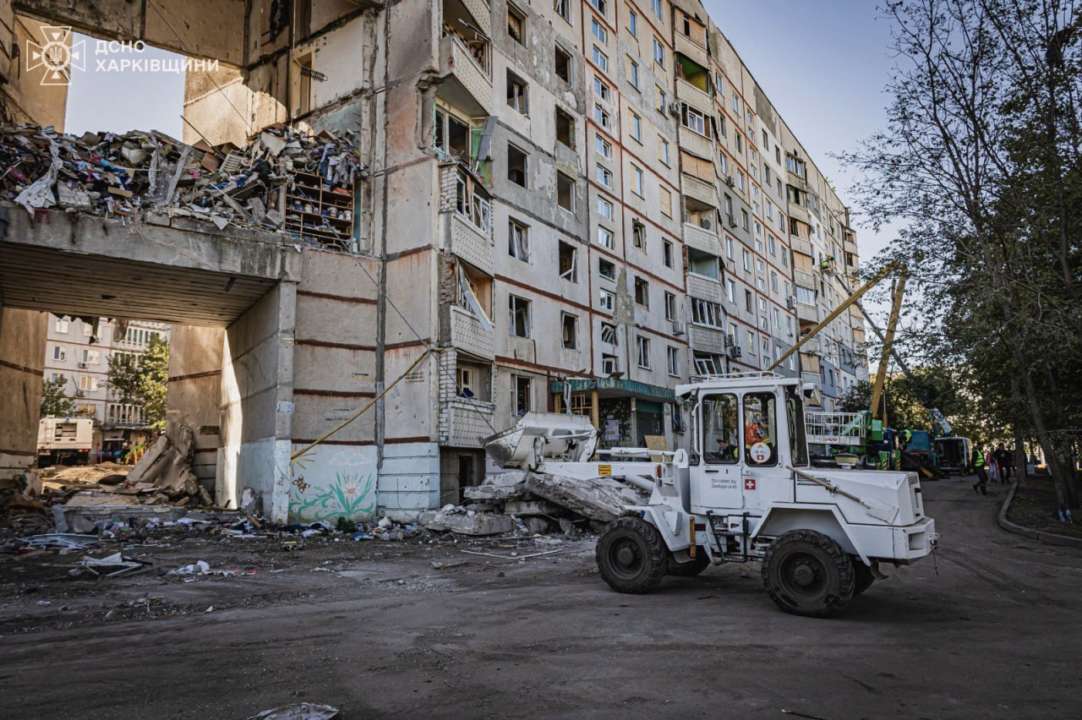 У Харкові зросла кількість постраждалих З-під завалів будинку у Харкові рятувальники деблокували тіло ще однієї жінки