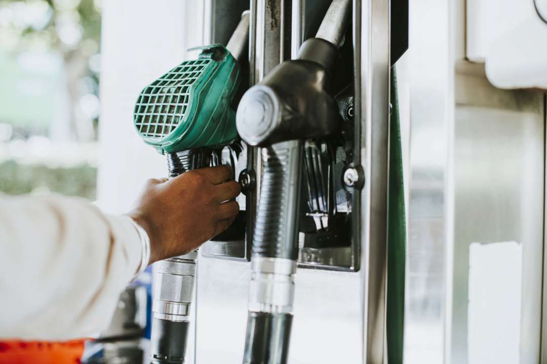 Ціни на бензин, дизель і газ сьогодні напрочуд стабільні / Фото: Freepik Заправка