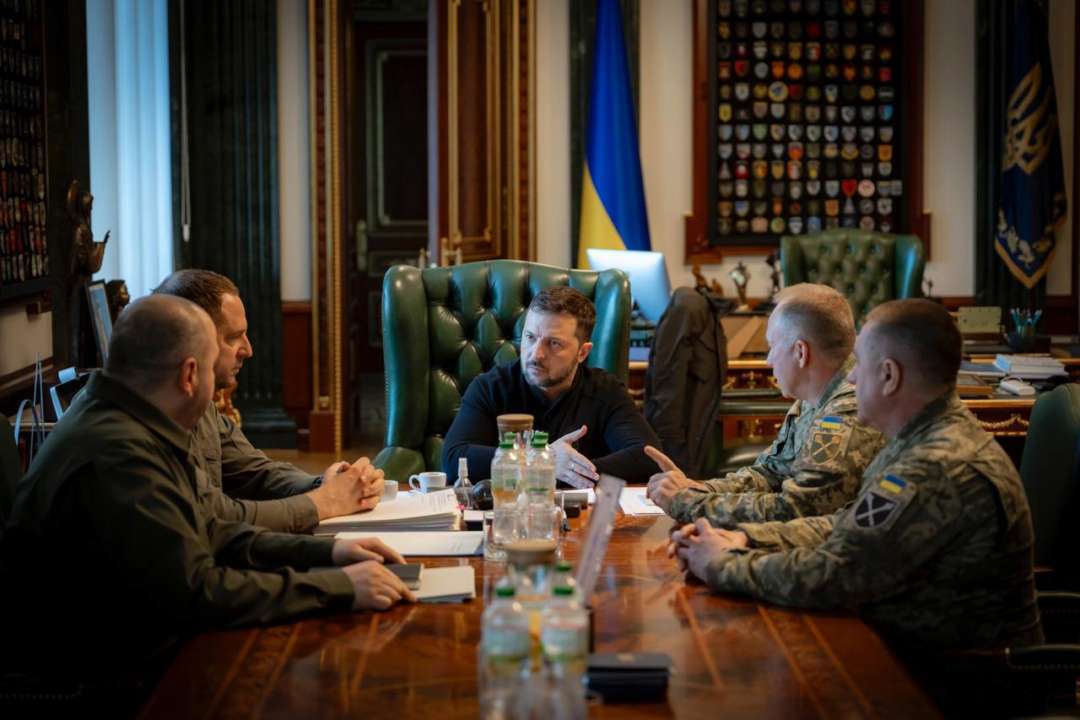 Зеленский провел совещание с министром обороны Рустемом Умеровым, Главкомом Александром Сырским и начальником Генштаба Анатолием Баргилевичем Благодаря Курской операции удалось освободить значительное количество наших людей – Зеленский