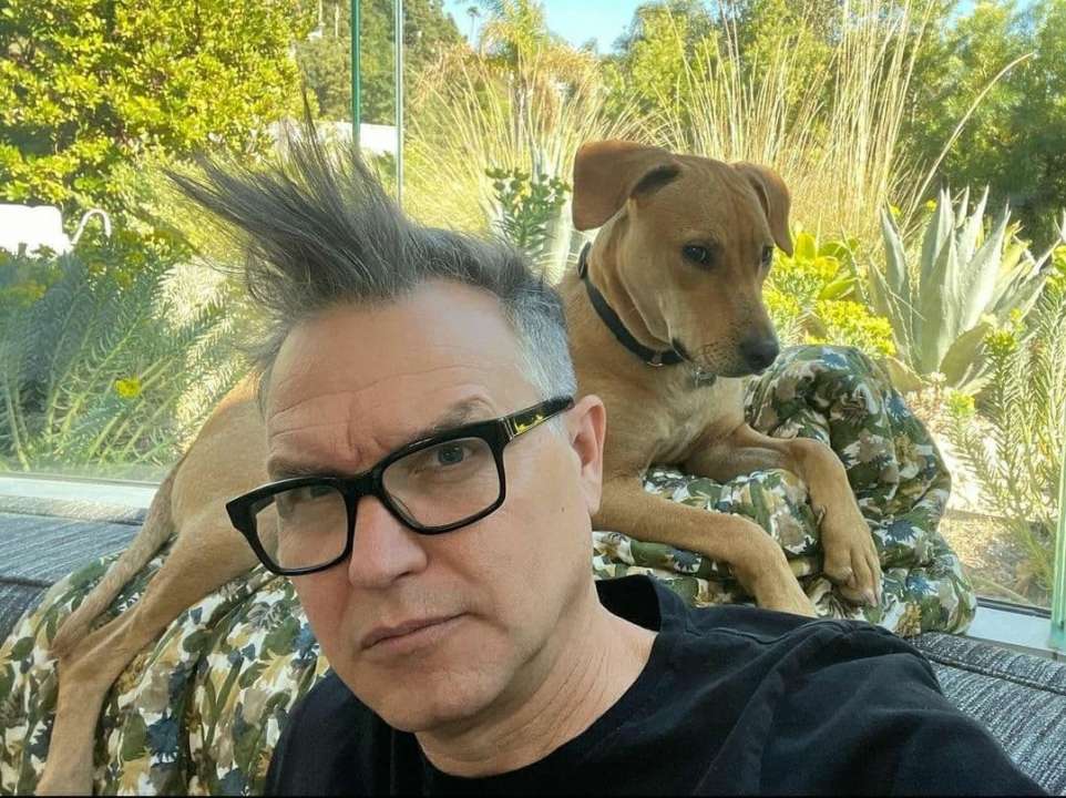 У соліста Blink-182 виявили рак