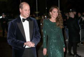Кейт Миддлтон посетила спектакль Royal Variety Performance в роскошном зеленом платье/Фото: Chris Jackson/Getty Images Необычная прическа и изысканное платье: Кейт Миддлтон вышла в свет в роскошном наряде. Фото