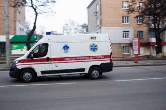 Через ворожий удар по Бериславу загинули та постраждали іноземні волонтери/Фото: Getty Images росія вбила на Херсонщині двох іноземних волонтерів