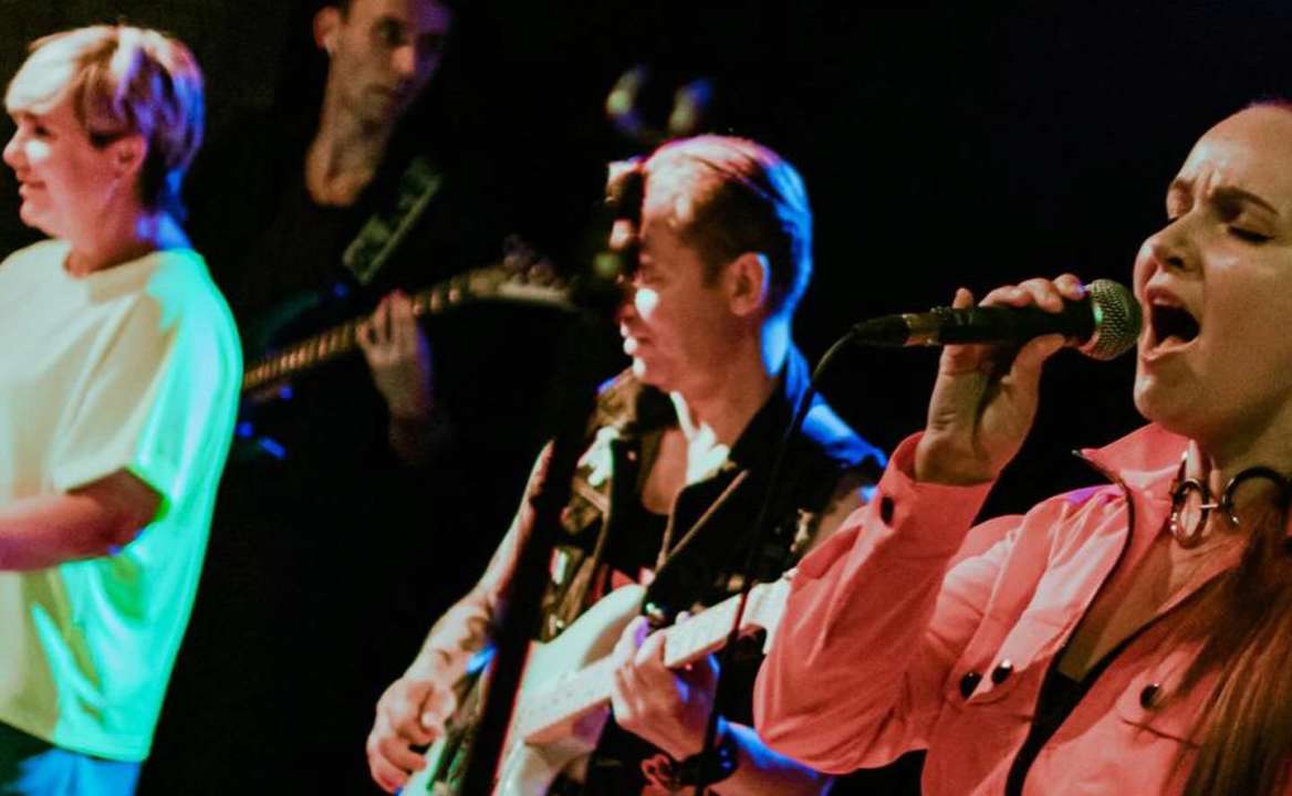 Future Culture презентували кліп "Waste My Time": від безтурботної вечірки до реалій війни