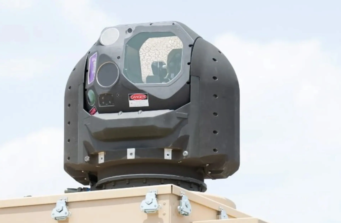 Компанія Raytheon UK планує встановлювати лазерну зброю на бронемашини/Фото: Raytheon UK Лазерна зброя Raytheon UK