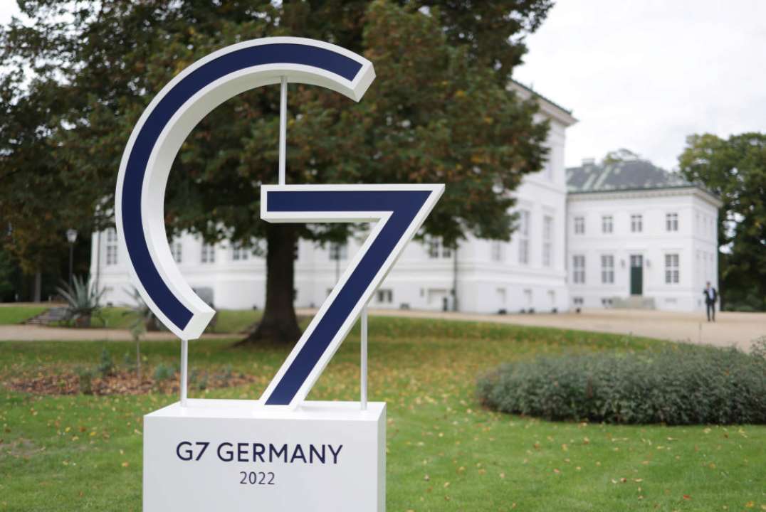 Партнеры заморозили 280 миллиардов российских активов/Фото: Sean Gallup/Getty Images Логотип G7