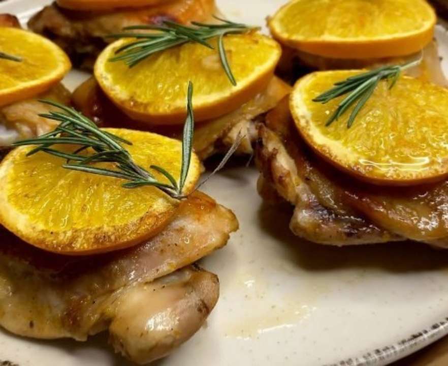 Курячі стегенця з цікавою родзинкою / Фото: Instagram @iriska_dimitrova Курячі стегенця